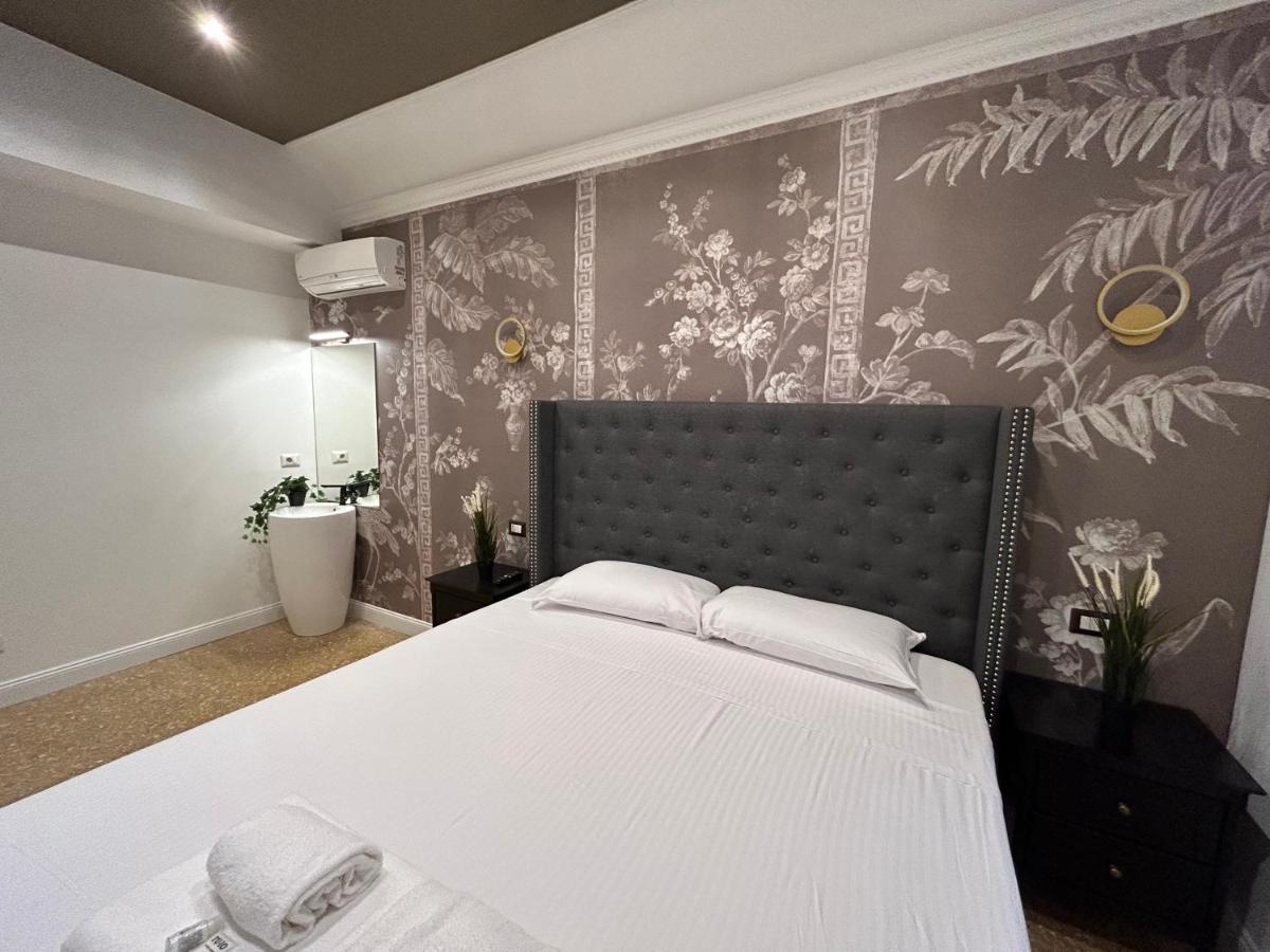 Raffaello'S Place Rzym Zewnętrze zdjęcie